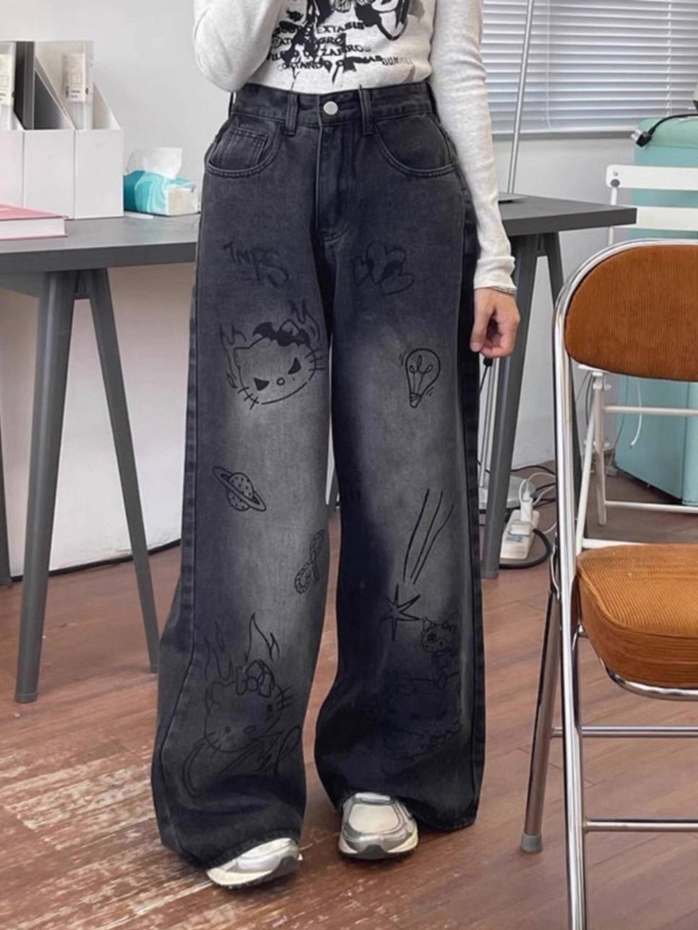 Wide-Leg Black Graphic hello kitty Jeans for Women - Picture 2 of 6